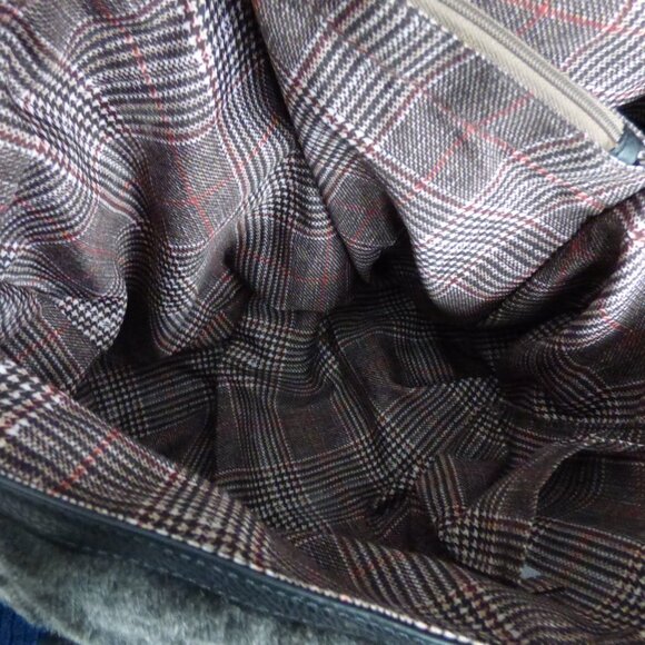 TAMARIS GOTH FAUX FUR LARGE HANDBAG WITH COMPARTMENTS AND TARTAN CHECK LINING - Picture 13 of 13